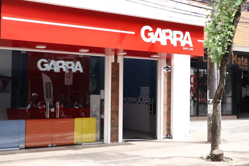 Fachada do Garra Pré-Vestibular na Rua Morom, 1312